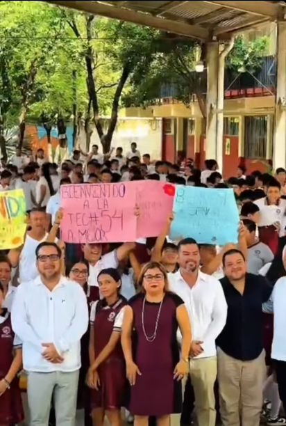 Visitando la Escuela Secundaria Técnica No 54 en Ciudad Victoria Tamaulipas.